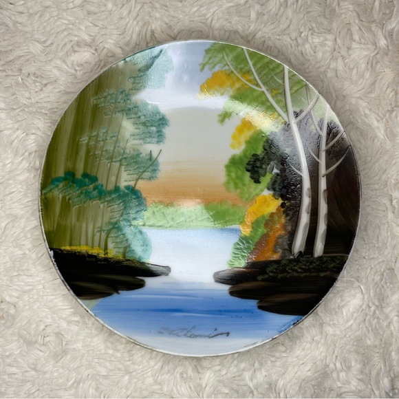Vintage Hand Painted Plate Made in Japan Ready to be Hung or Displayed - Picture 2 of 7